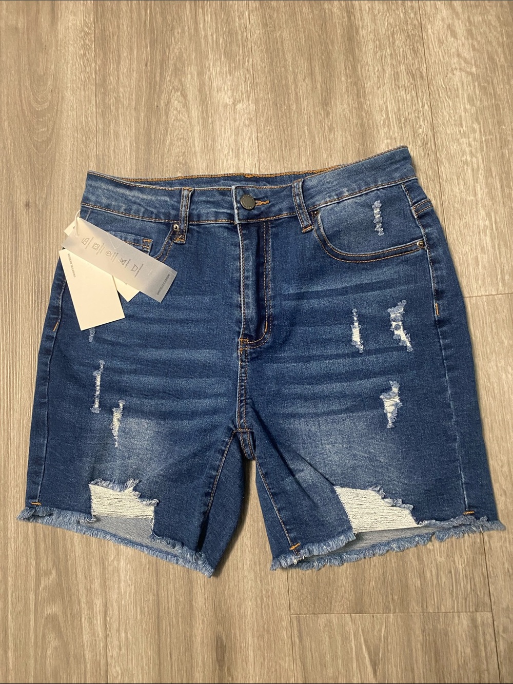 Roswear Distressed Dark Denim fringed shorts NWT Size Medium